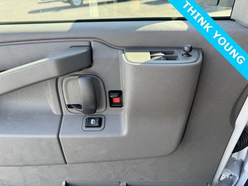 New 2025 Chevrolet Express 2500 w/ Enhanced Convenience Package image 17