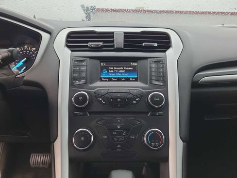 Used 2016 Ford Fusion SE FWD image 24