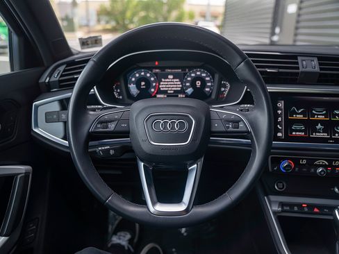 Used 2023 Audi Q3 2.0T Premium AWD/4WD image 6
