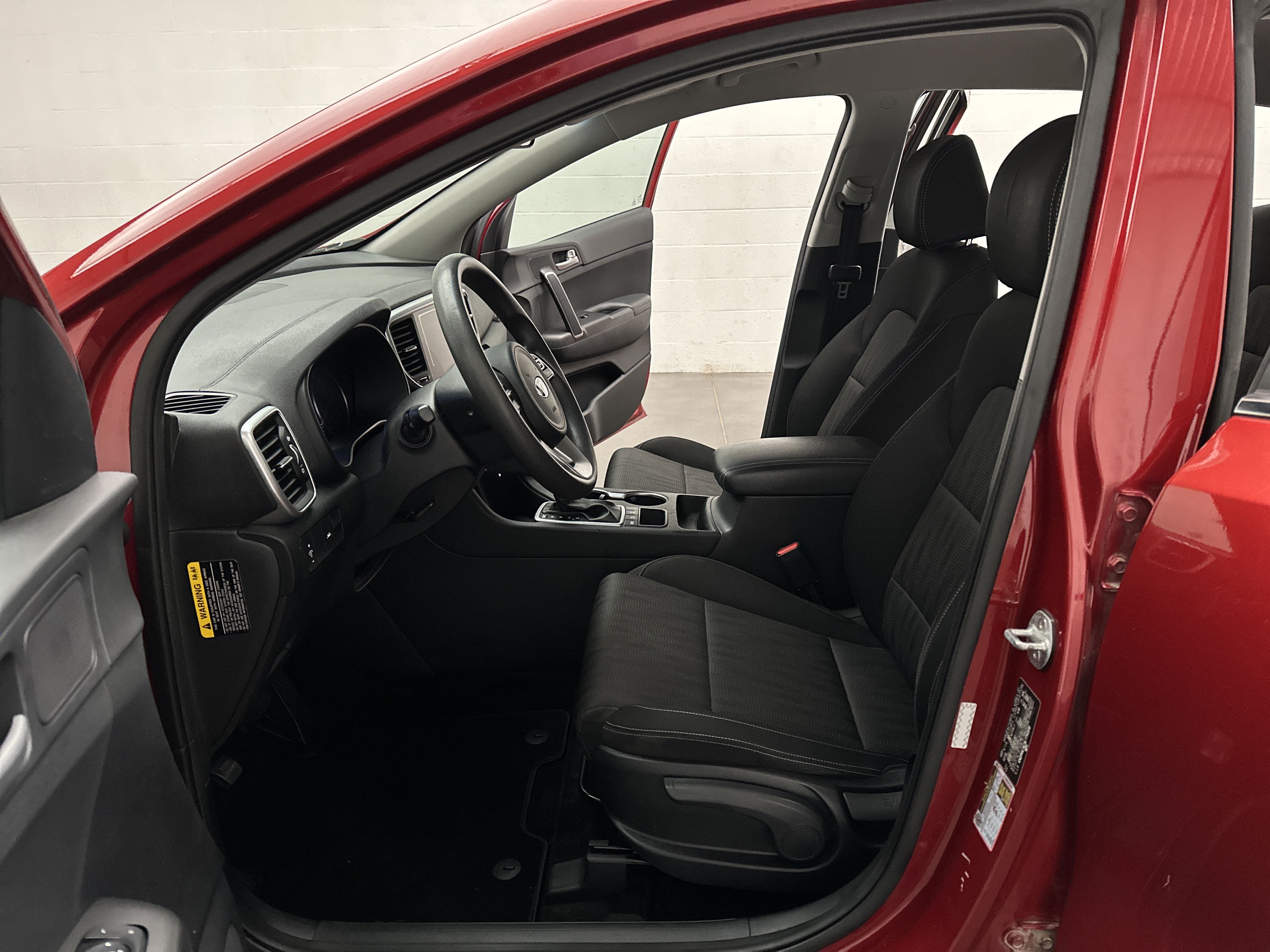 Used 2020 Kia Sportage LX AWD/4WD image 16