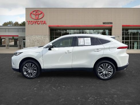 Certified 2021 Toyota Venza XLE w/ Softex Package AWD/4WD image 5