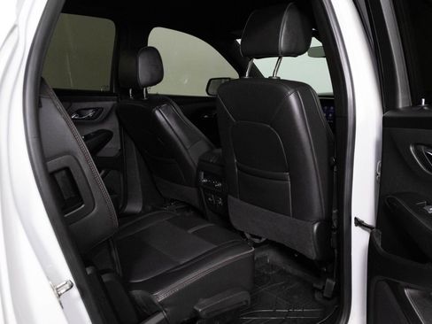 Used 2022 Chevrolet Traverse RS FWD image 37