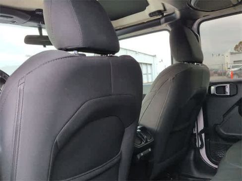 Used 2018 Jeep Wrangler Unlimited Sport S image 24