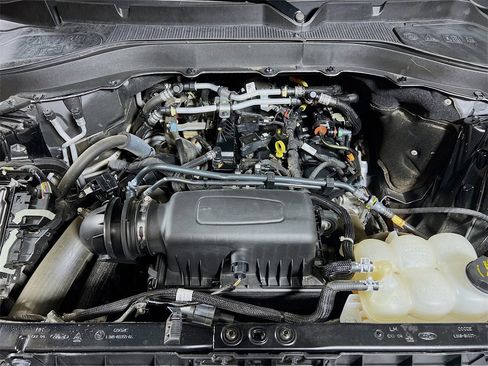 Used 2023 Ford Explorer XLT w/ Equipment Group 202A image 28