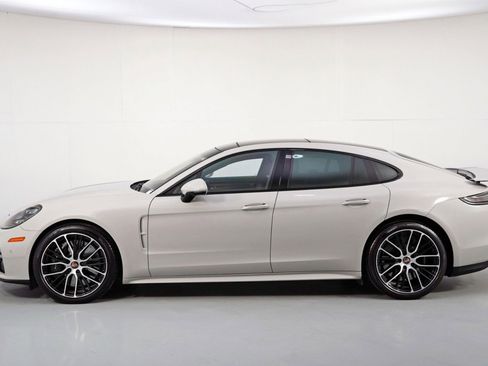 Used 2022 Porsche Panamera Turbo S w/ Premium Package image 55