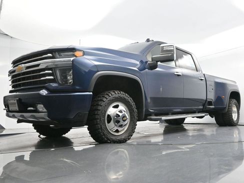 Used 2023 Chevrolet Silverado 3500 High Country w/ Technology Package AWD/4WD image 41