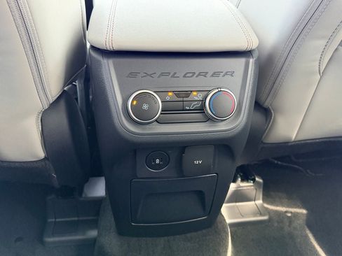 New 2026 Ford Explorer Active RWD image 9
