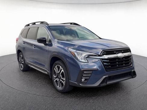 Used 2025 Subaru Ascent Limited w/ Popular Package #1 AWD/4WD image 8
