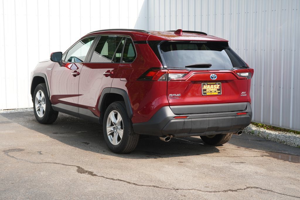 Used 2019 Toyota RAV4 XLE w/ Convenience Package AWD/4WD image 4