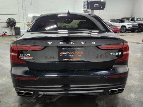 Used 2020 Volvo S60 T6 R-Design image 17