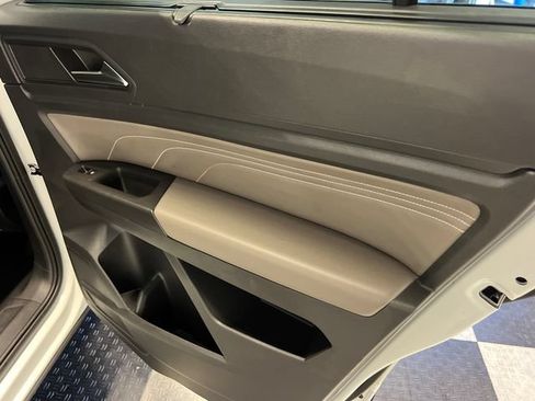 Certified 2023 Volkswagen Atlas SE FWD image 14