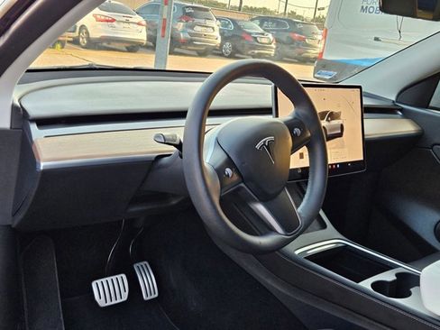 Used 2022 Tesla Model Y Performance image 10