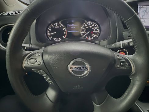 Used 2017 Nissan Pathfinder SL w/ SL Tech Package FWD image 18