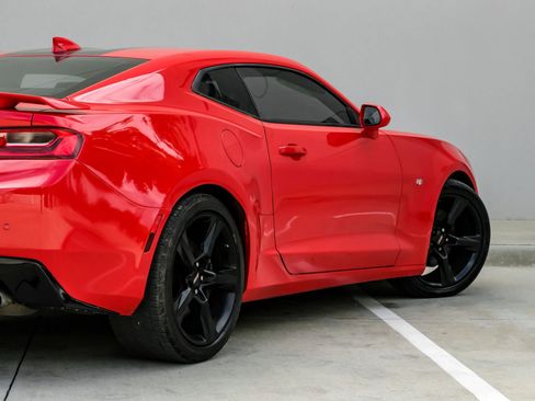 Used 2018 Chevrolet Camaro SS RWD image 13