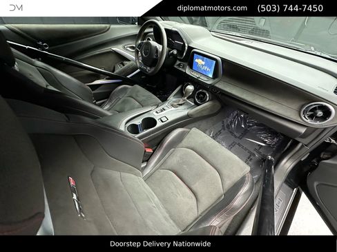 Used 2018 Chevrolet Camaro ZL1 image 19