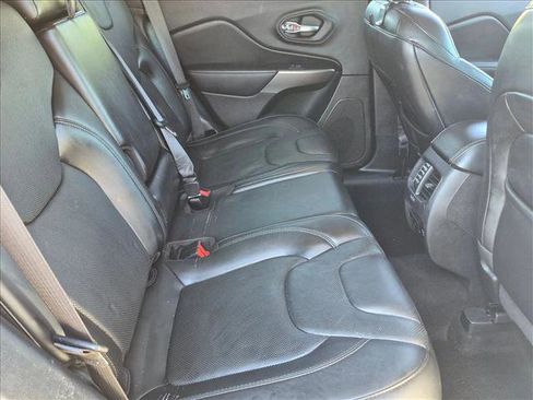 Used 2020 Jeep Cherokee Limited FWD image 17