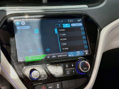 Used 2017 Chevrolet Bolt Premier FWD image 4