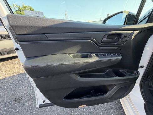 Used 2023 Honda Odyssey Sport image 3