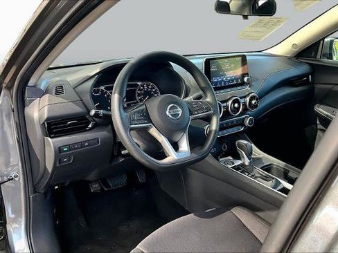 Certified 2023 Nissan Sentra SV FWD image 17