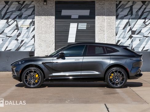 Used 2021 Aston Martin DBX image 8