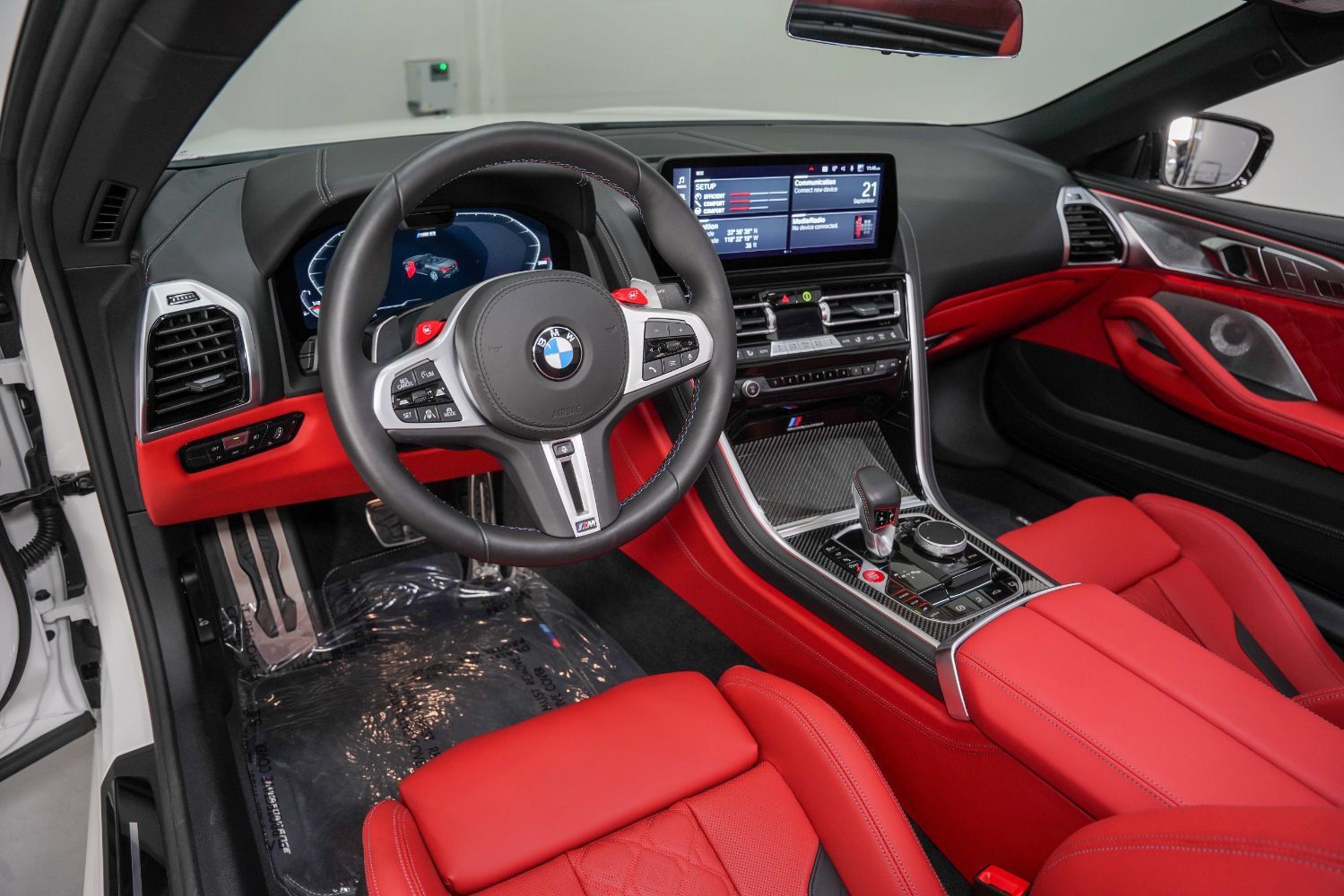 Used 2025 BMW M8 Competition w/ M Carbon Exterior Package AWD/4WD image 11