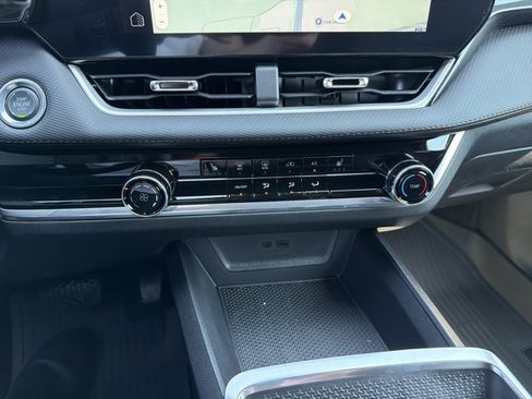 New 2026 Chevrolet Equinox LT w/ LPO, Floor Liner Package AWD/4WD image 18