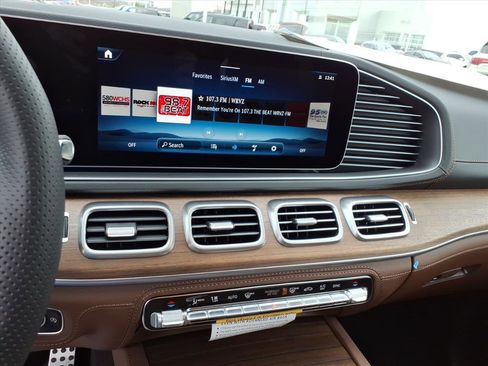 New 2026 Mercedes-Benz GLS 450 4MATIC image 19