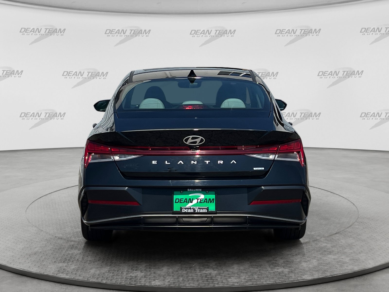 Used 2025 Hyundai Elantra Limited FWD image 6