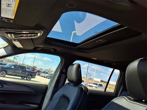 New 2025 Jeep Grand Cherokee L Altitude image 9