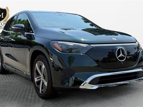 Used 2023 Mercedes-Benz EQE 350+ 4MATIC SUV w/ Exclusive Trim Package image 7