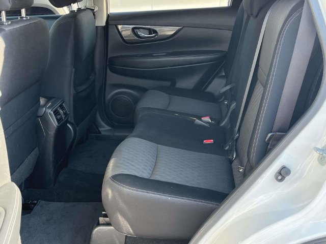 Used 2017 Nissan Rogue S FWD image 15