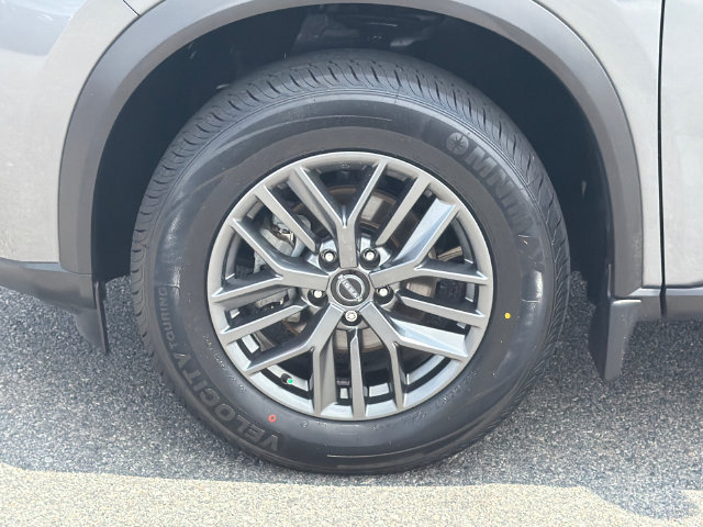 Used 2023 Nissan Rogue S FWD image 11