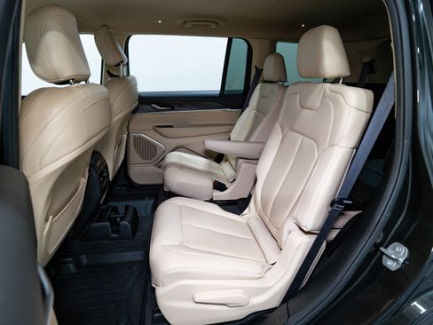 Used 2022 Jeep Grand Cherokee L Limited image 32