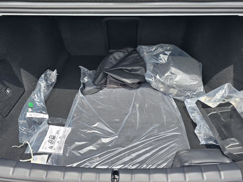 New 2025 BMW i7 xDrive60 w/ Premium Package image 9