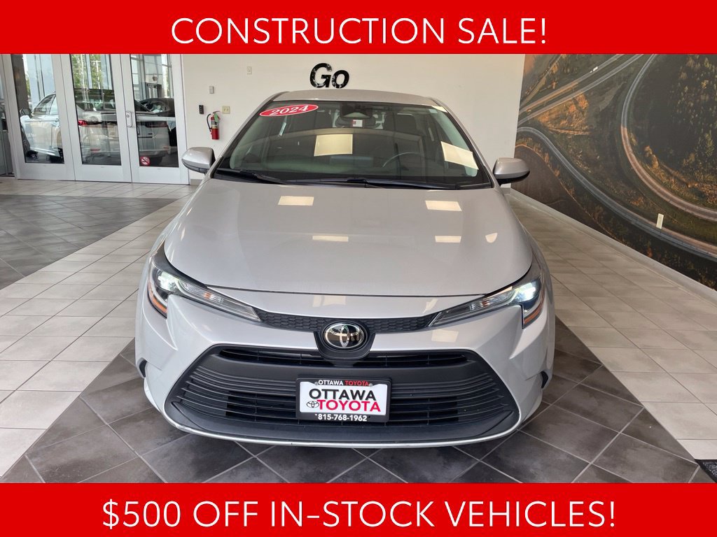 Used 2024 Toyota Corolla LE FWD image 3
