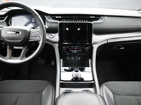 New 2025 Jeep Grand Cherokee L Laredo AWD/4WD image 12
