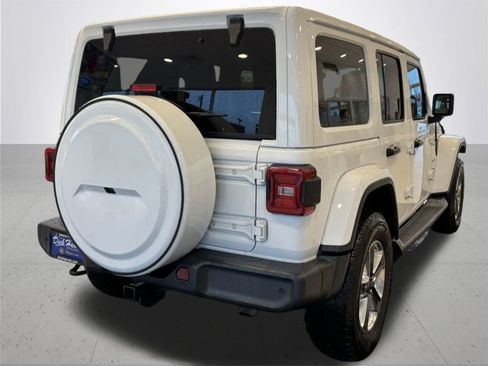 Used 2019 Jeep Wrangler Unlimited Sahara image 7