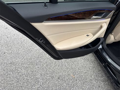 Used 2017 BMW 540i image 21