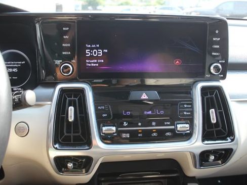 Used 2023 Kia Sorento SX Prestige AWD/4WD image 4