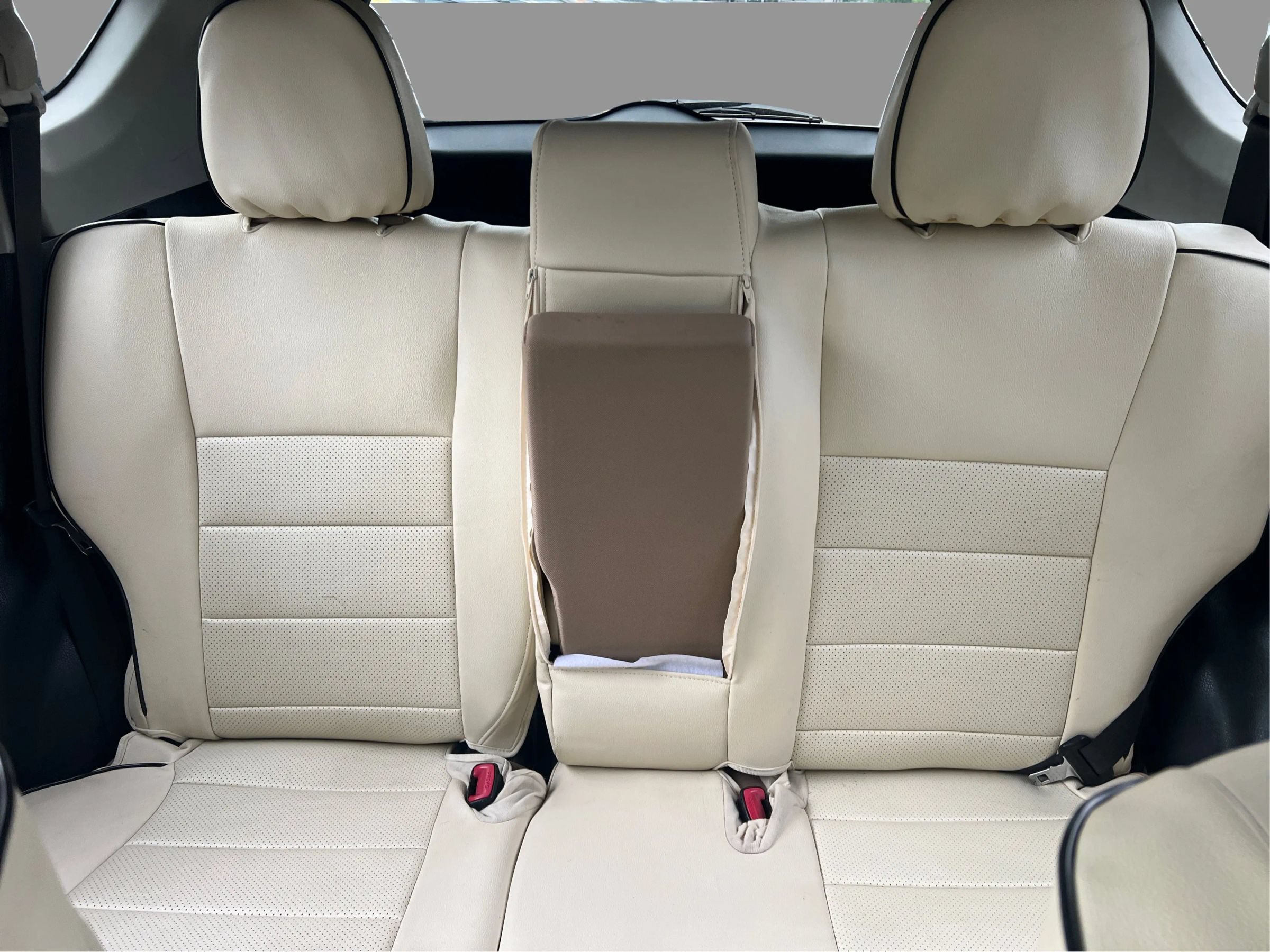 Used 2013 Toyota RAV4 LE AWD/4WD image 16