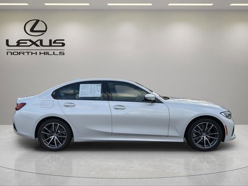 Used 2022 BMW 330i xDrive Sedan w/ Premium Package 2 image 4
