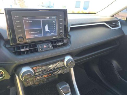 Used 2022 Toyota RAV4 XLE Premium AWD/4WD image 7