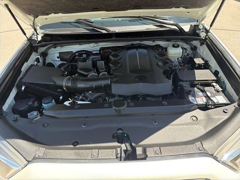 Used 2022 Toyota 4Runner Limited AWD/4WD image 25