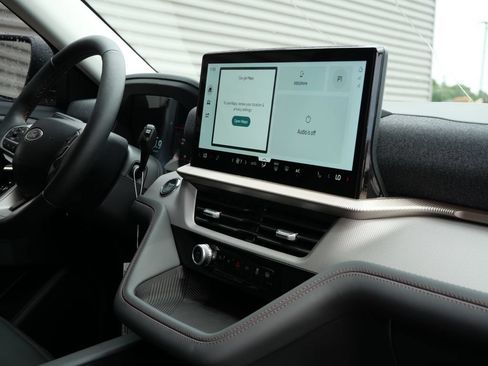 New 2026 Ford Explorer Active w/ Active Comfort Package AWD/4WD image 9