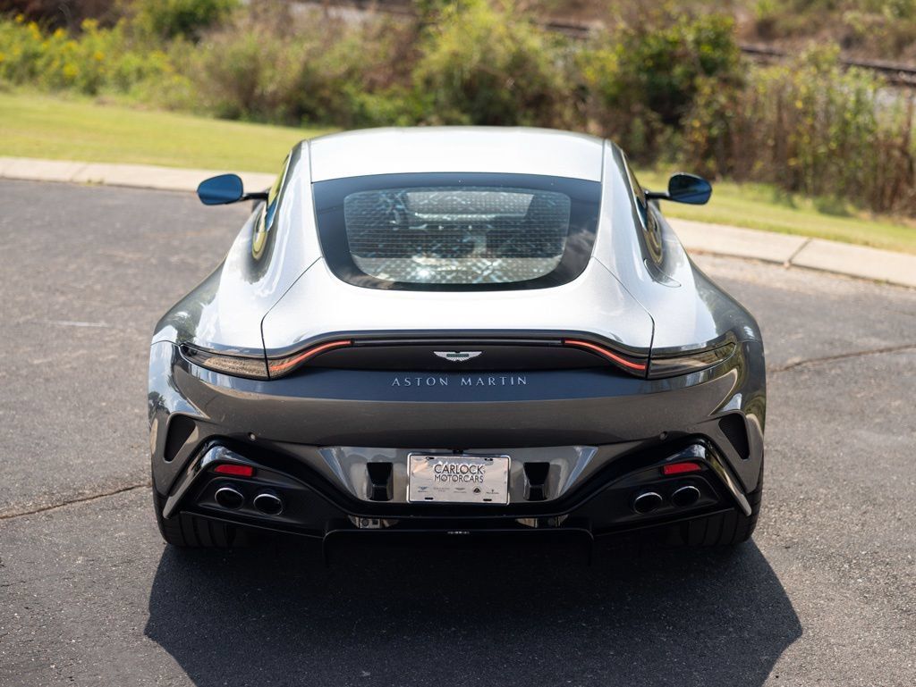 Used 2025 Aston Martin V8 Vantage Coupe RWD image 6
