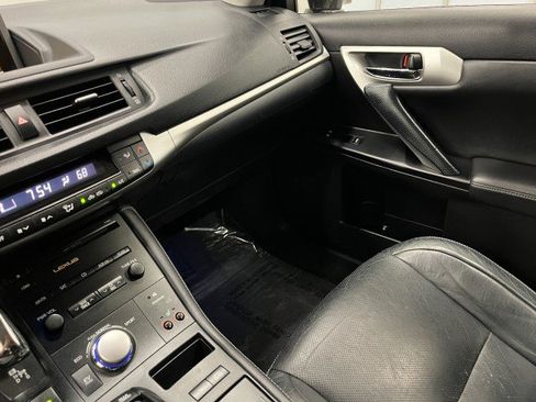 Used 2011 Lexus CT 200h Premium w/ Leather Pkg image 26