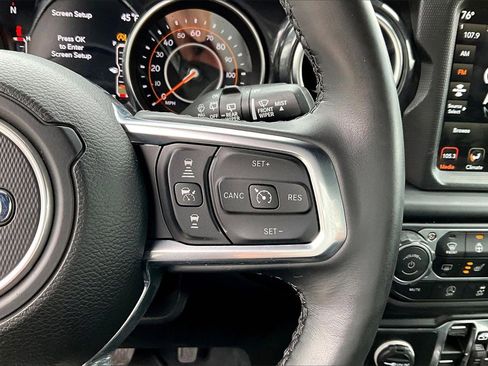 Certified 2022 Jeep Wrangler Unlimited Sahara image 30