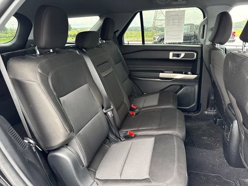 Used 2023 Ford Explorer XLT AWD/4WD image 14