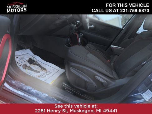 Used 2020 Jeep Renegade Trailhawk w/ Safety and Security Group image 9