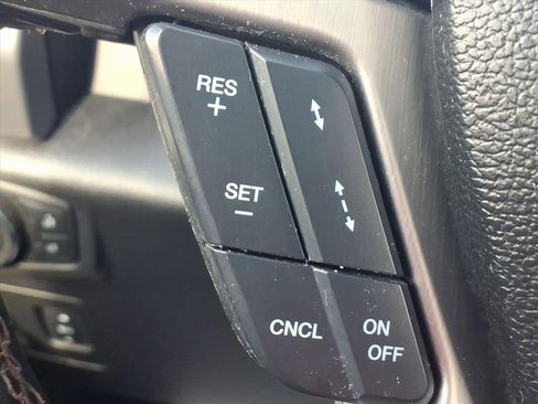 Used 2018 Ford F150 Platinum w/ Equipment Group 701A Luxury image 22